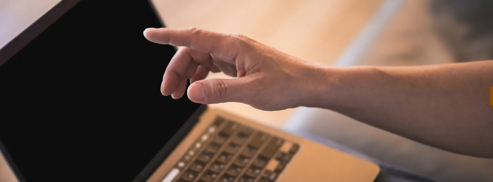 Student using an online learning platform
